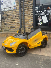 2 Seater Lamborgini 24v, Leather Seats & Rubber Tyres, Remote & Self Drive
