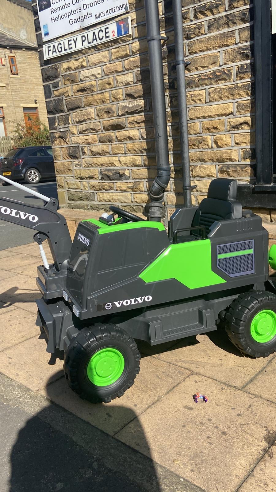 Volvo Kids Ride on Excavator 12V With Leather Seat and Eva Wheels and Parental Remote