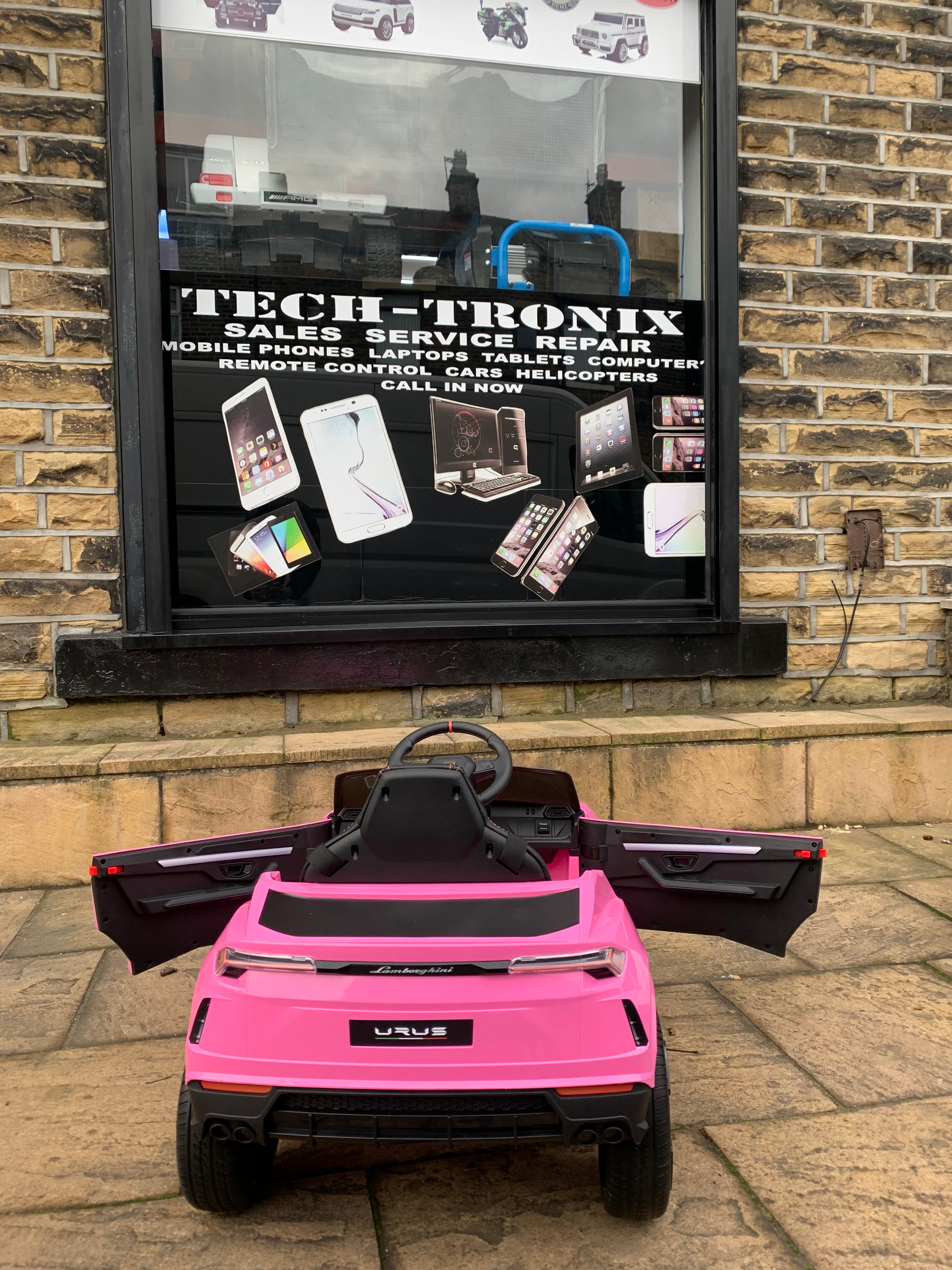 Lamborghini Urus, Leather Seats, Rubber Tyres,Remote & Self Drive