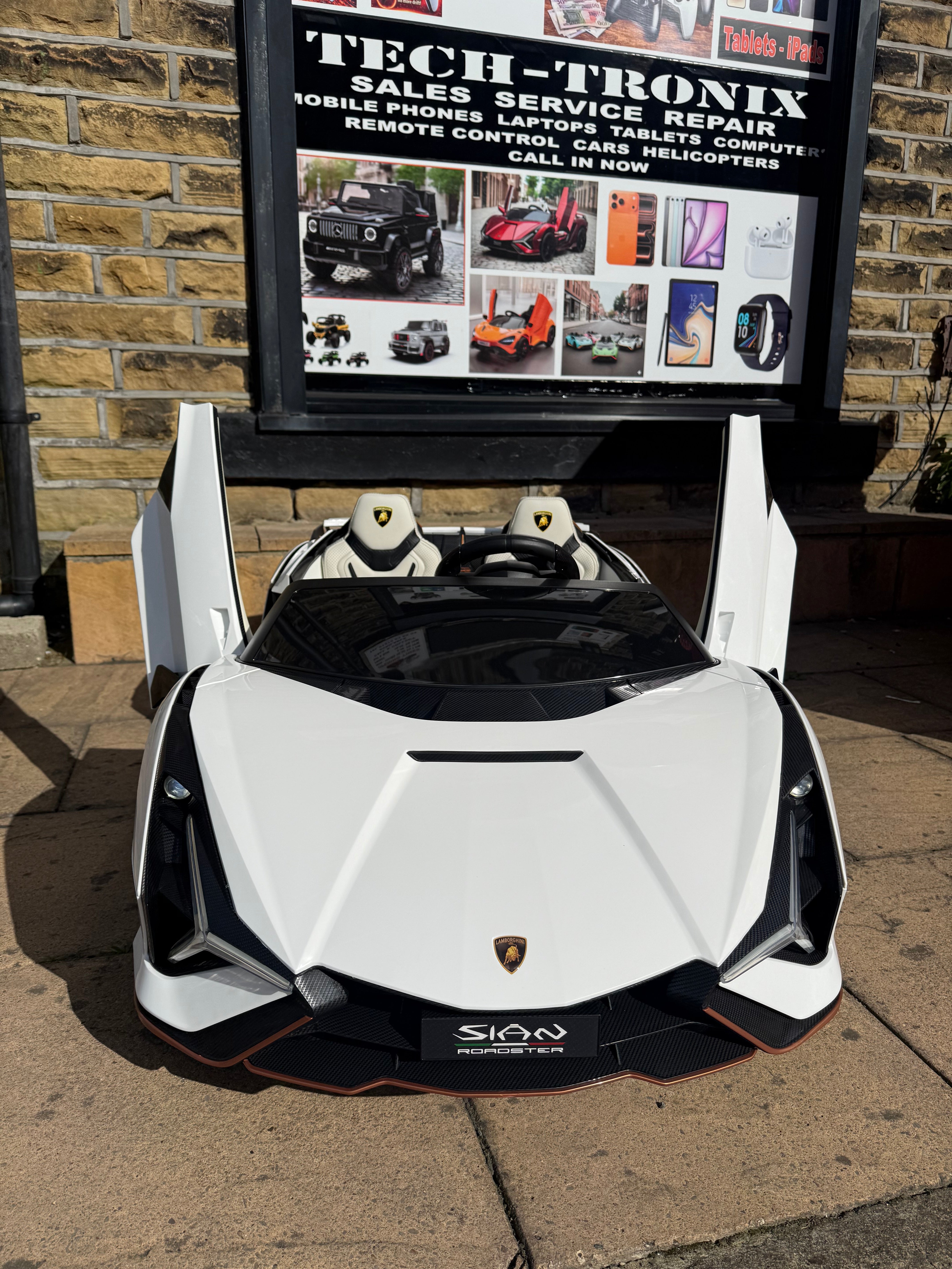 Lamborghini Sian,2 x Leather Seats - 24v - Drift Model- EVA Rubber Tyres - Parental Remote Control Sytem,